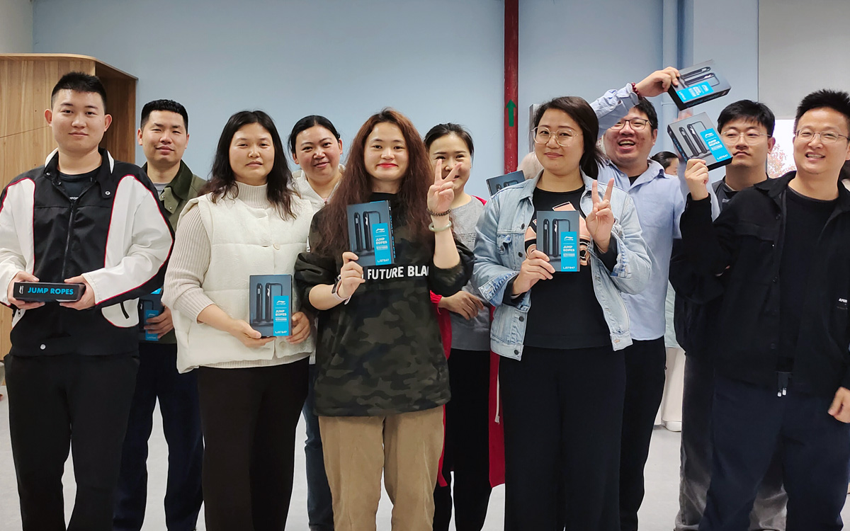 恭喜冠軍團隊登頂 恭喜冠軍團隊登頂